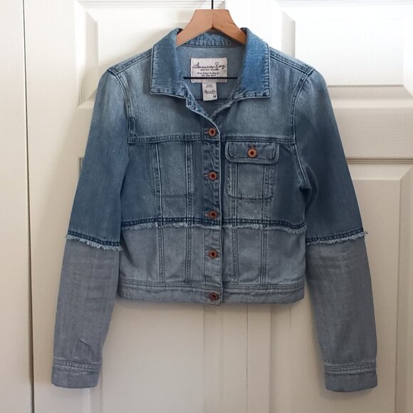 American Rag Cie Jackets & Blazers - American Rag Cie Denim Jacket Size M Long Sleeves Cropped Two Tone 100% Cotton